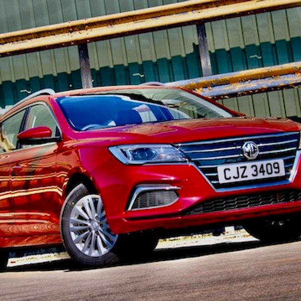 MG HS PHEV exterior front and side parked